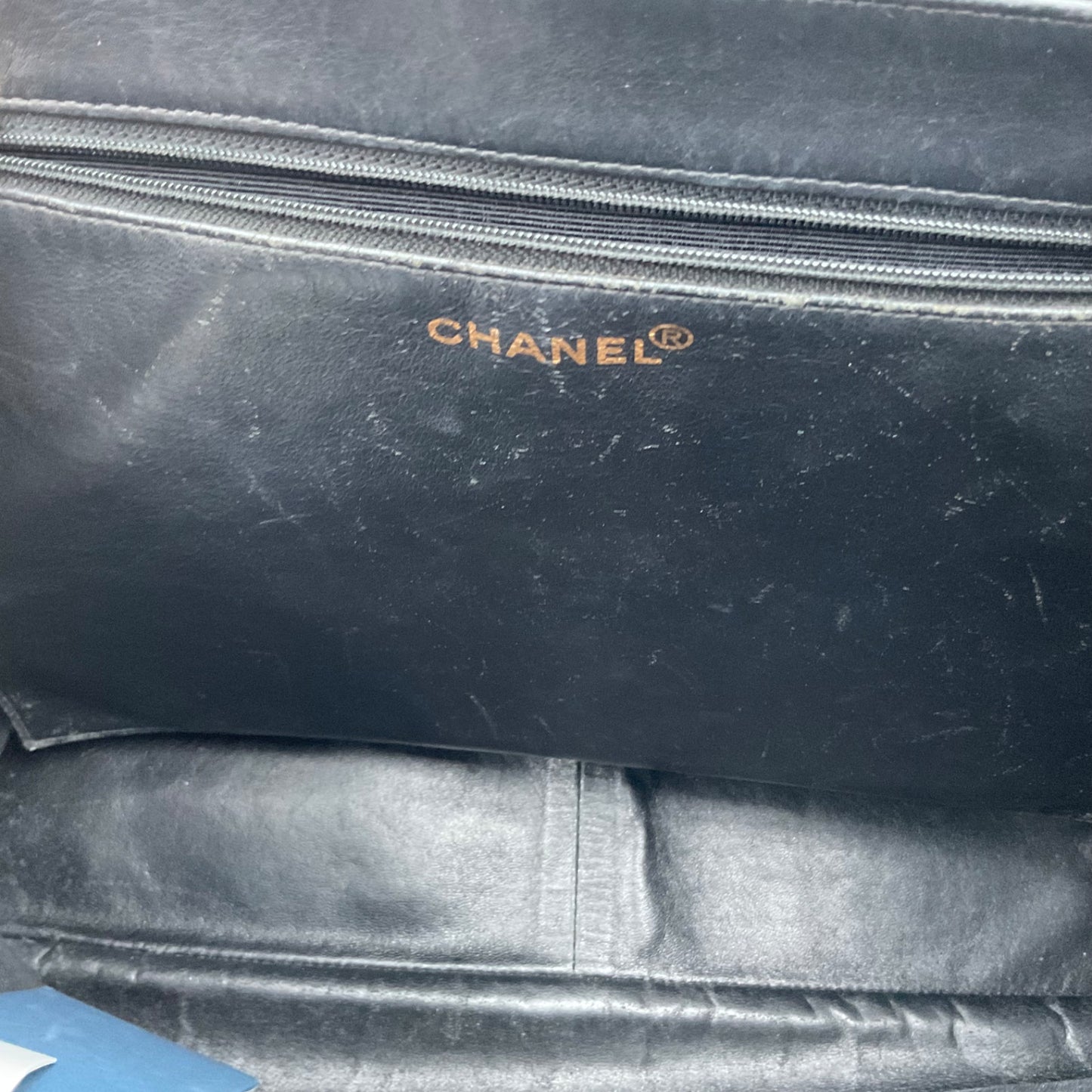 CHANEL CC BLACK LEATHER TOTE