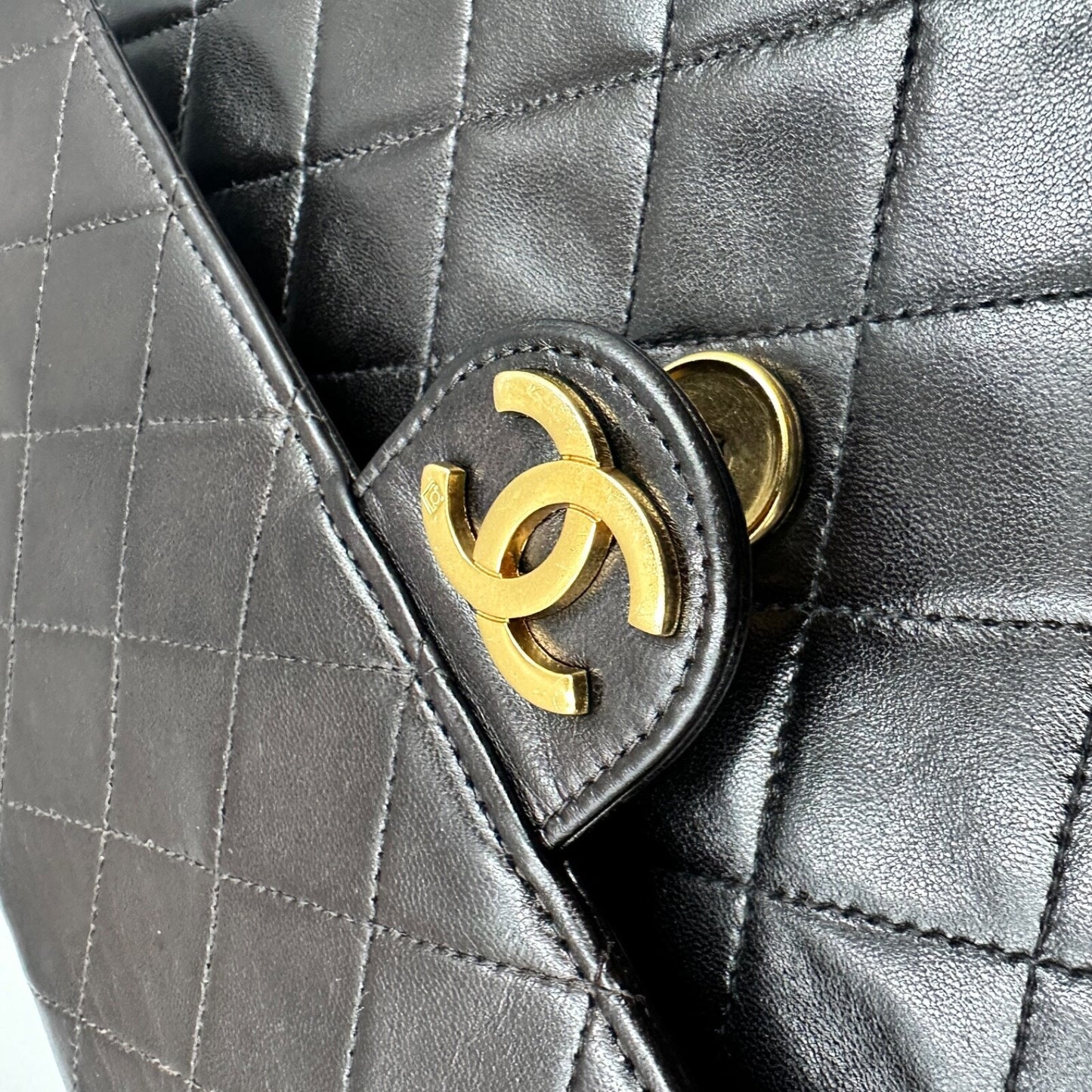 CHANEL BLACK MATELASSE CC SHOULDER BAG