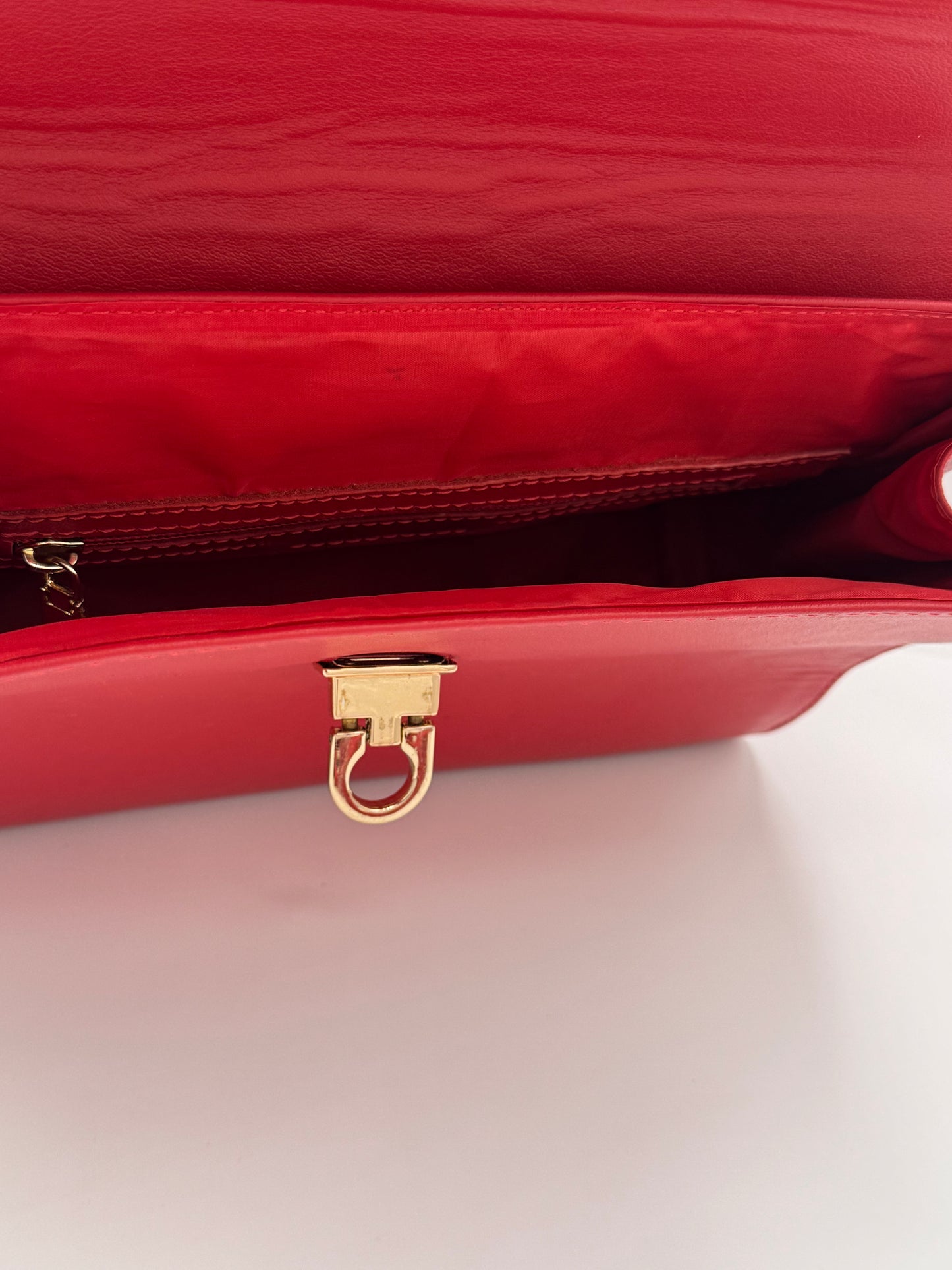RED LEATHER HANDBAG W/PYTHON-EMBOSSED FLAP.