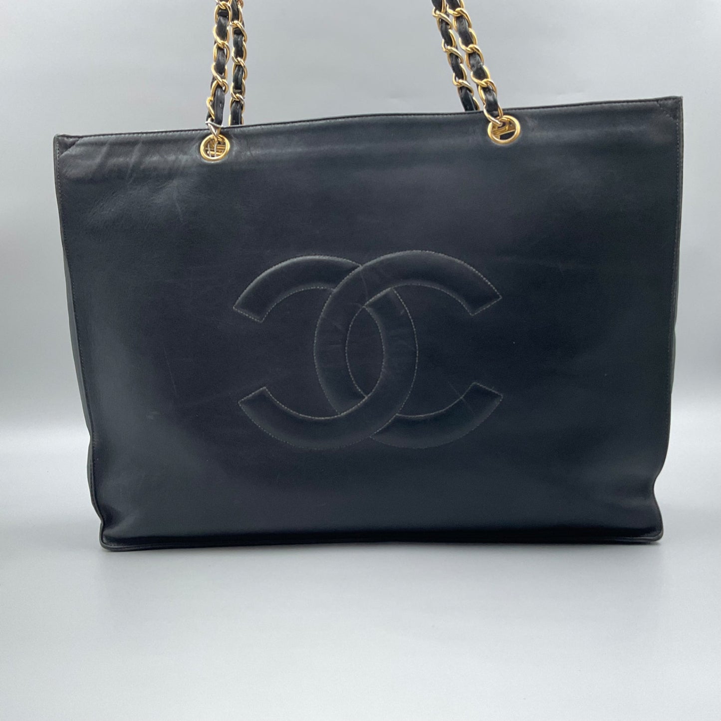 CHANEL CC BLACK LEATHER TOTE