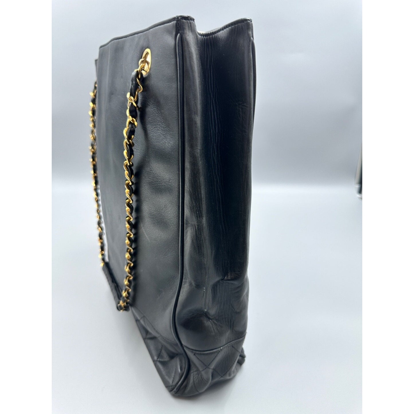 CHANEL BLACK LEATHER TOTE BAG