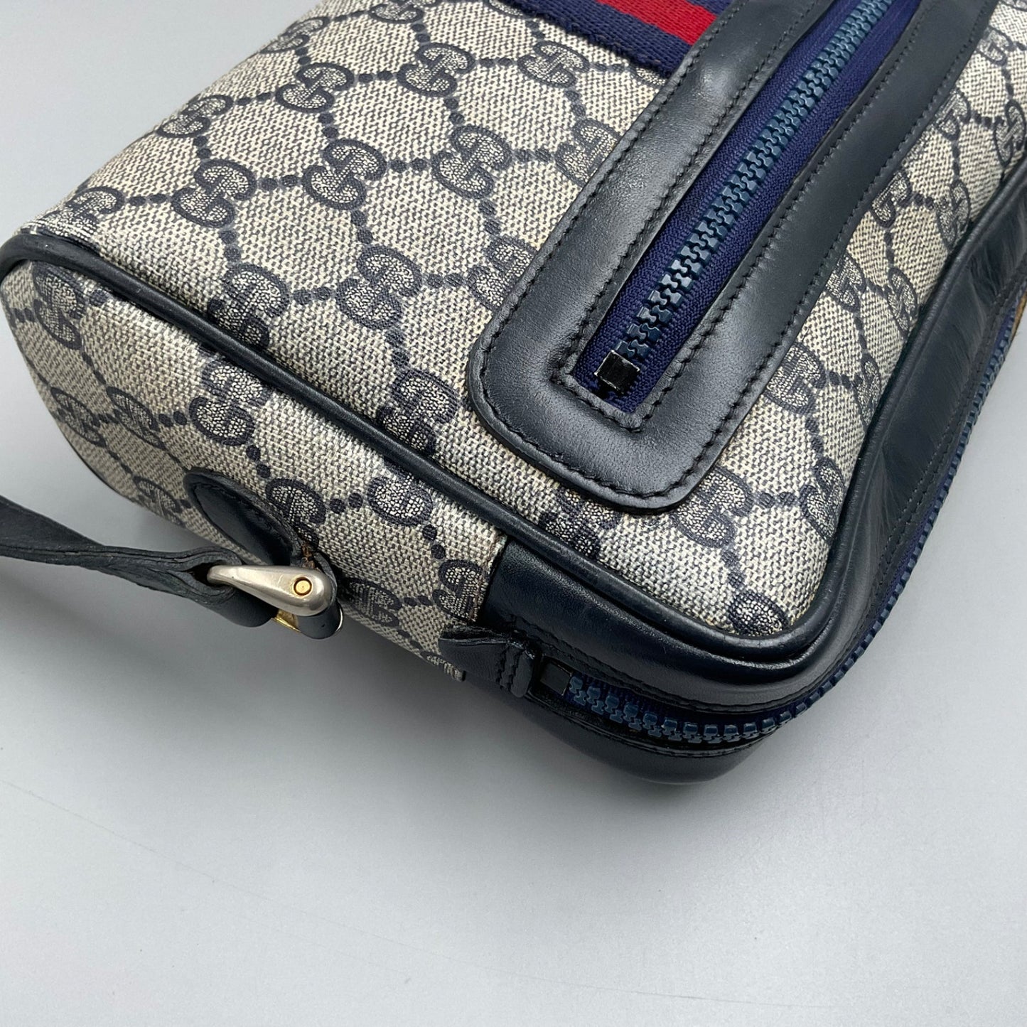 GUCCI BLUE GG SUPREME SHERRY LINE CROSSBODY BAG
