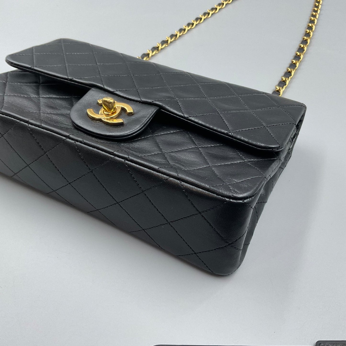 '89-'91 CHANEL TIMELESS/CLASSIQUE BLACK LEATHER CROSSBODY BAG