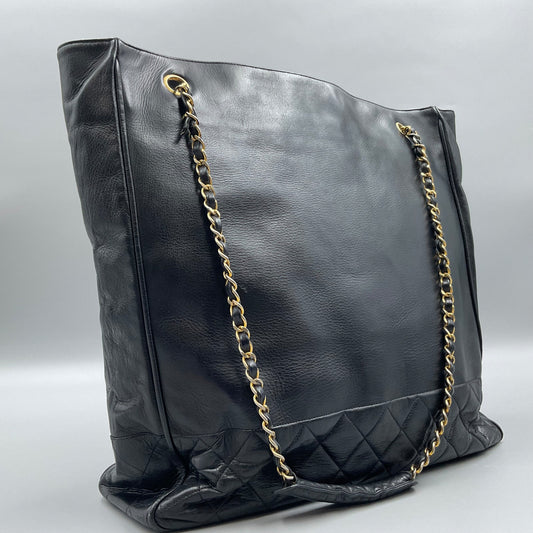 CHANEL BLACK LAMBSKIN CHAIN TOTE BAG