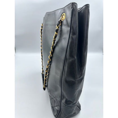 CHANEL BLACK LEATHER TOTE BAG