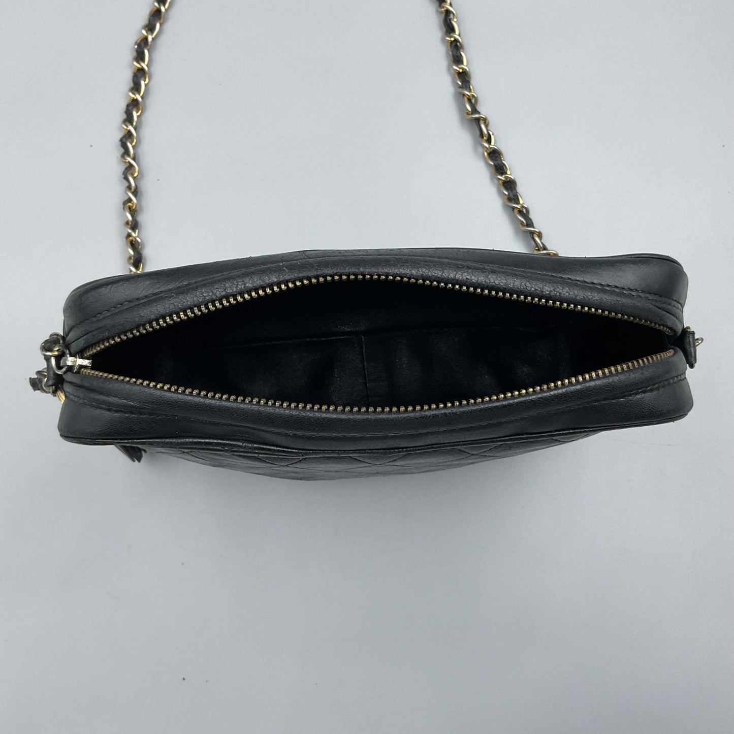 CHANEL BLACK MATELASSE SHOULDER BAG