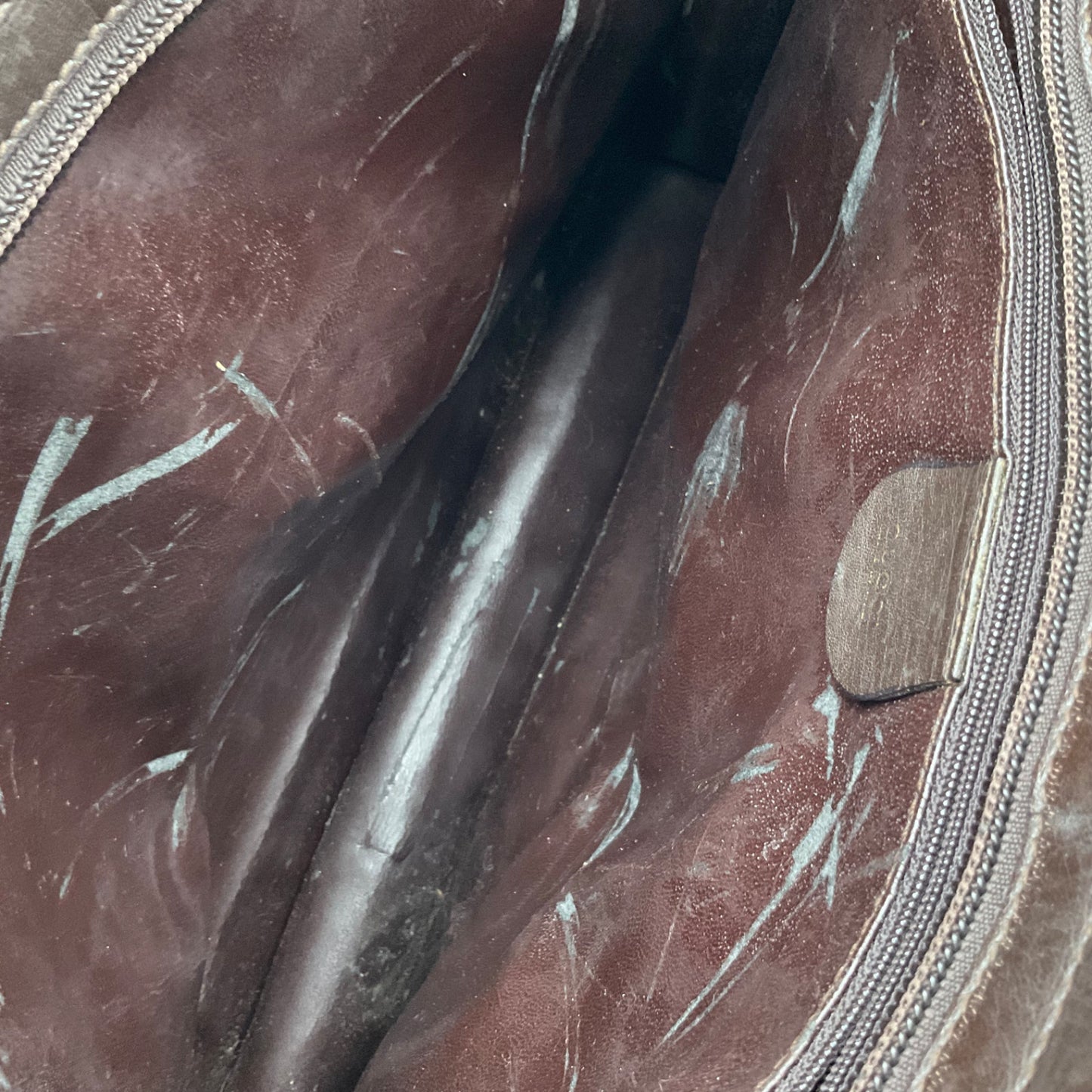 GUCCI BROWN BAG w/ LINK STRAP (INSIDE TEARS)