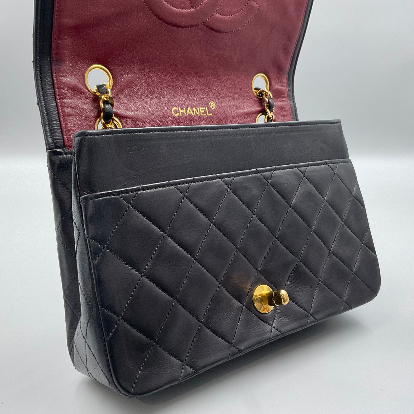 CHANEL BLACK MATELASSE SINGLE FLAP CROSSBODY BAG